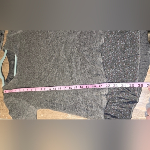 Made in Italy Layered Top Sweater with Scarf Charcoal Gray with Floral Women's M - Picture 7 of 9